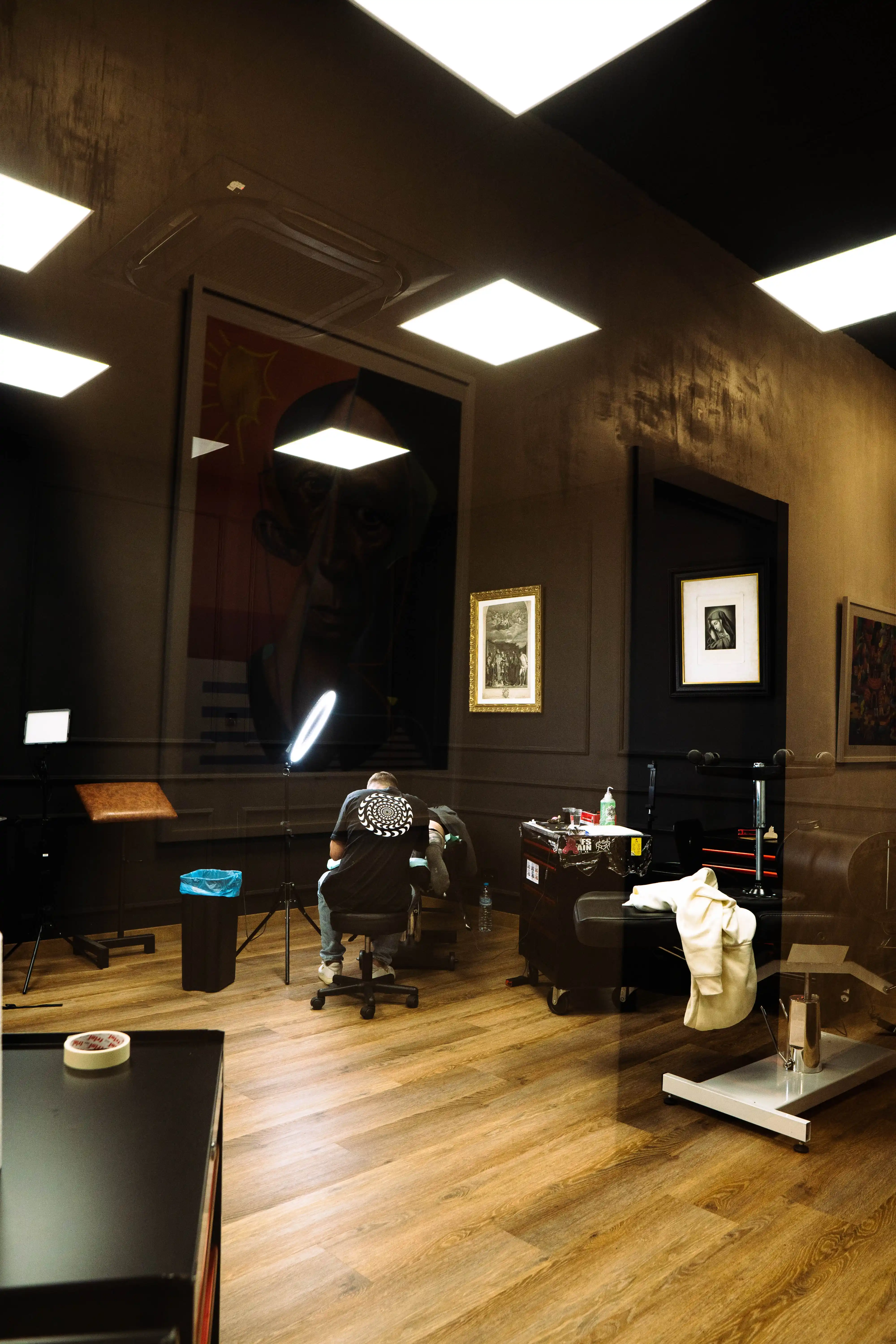 Interior del estudio Hall Kids Tattoo